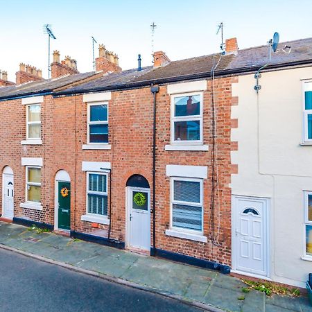 New! Spacious 2-Bed Home In Chester City-Centre By 53 Degrees Property, Ideal For Couples & Small Groups, Great Location - Sleeps 5 Ngoại thất bức ảnh