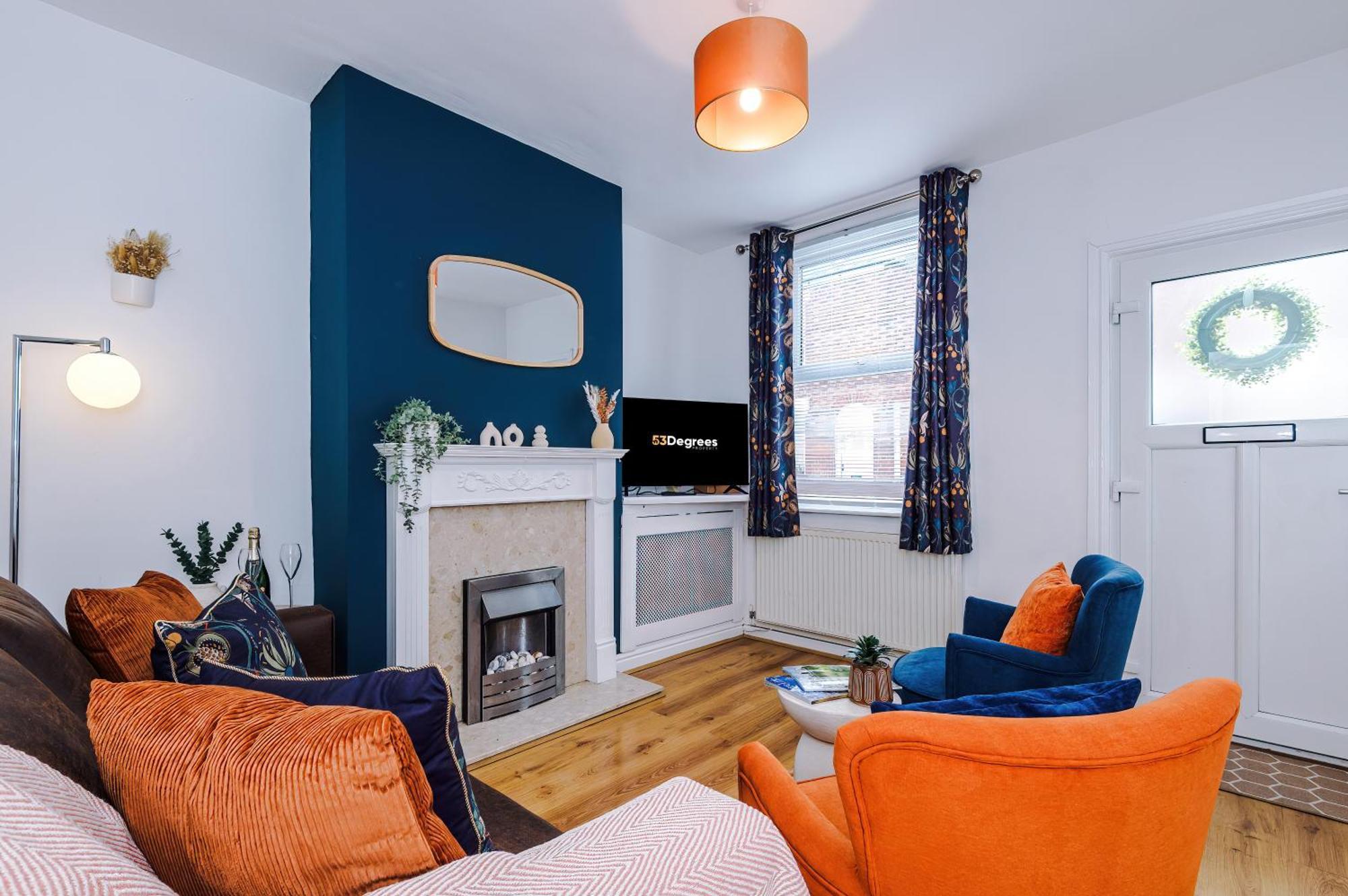 New! Spacious 2-Bed Home In Chester City-Centre By 53 Degrees Property, Ideal For Couples & Small Groups, Great Location - Sleeps 5 Ngoại thất bức ảnh