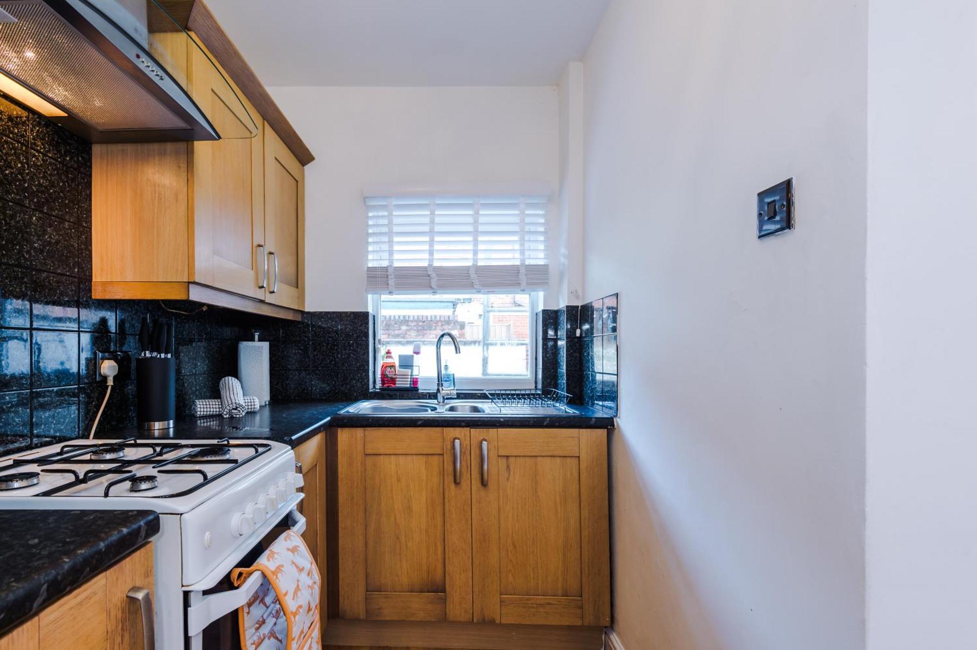 New! Spacious 2-Bed Home In Chester City-Centre By 53 Degrees Property, Ideal For Couples & Small Groups, Great Location - Sleeps 5 Ngoại thất bức ảnh
