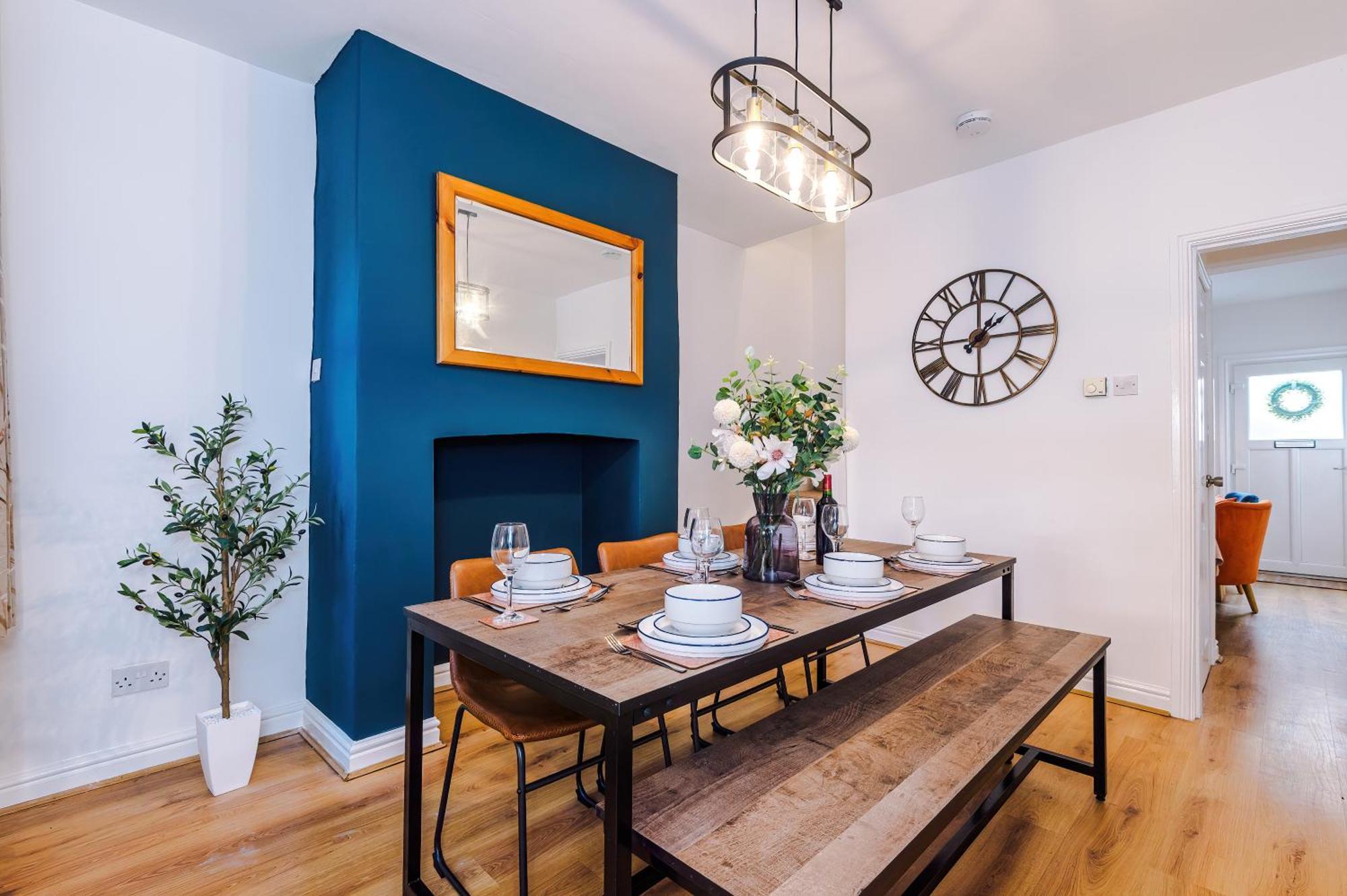 New! Spacious 2-Bed Home In Chester City-Centre By 53 Degrees Property, Ideal For Couples & Small Groups, Great Location - Sleeps 5 Ngoại thất bức ảnh