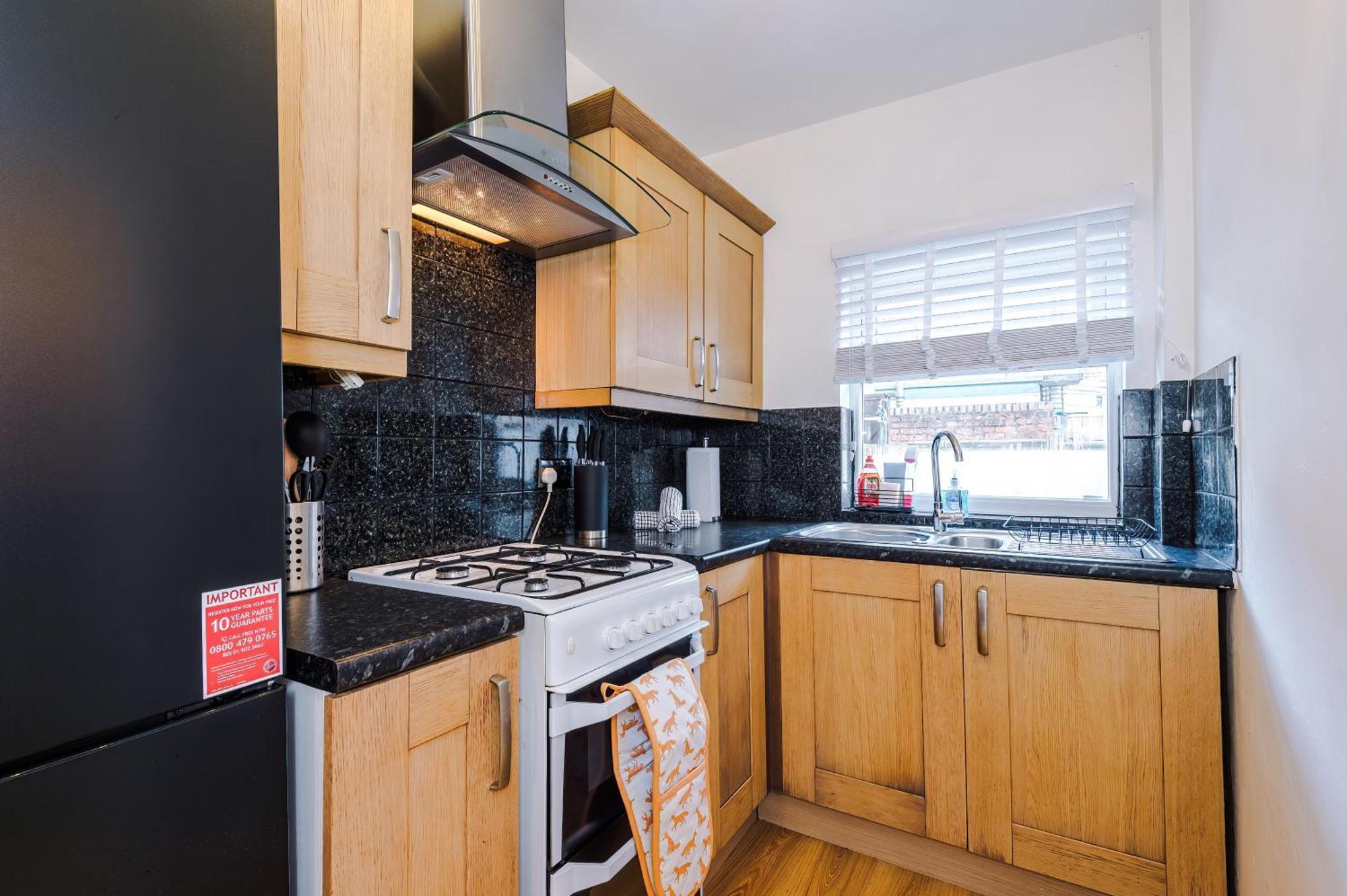 New! Spacious 2-Bed Home In Chester City-Centre By 53 Degrees Property, Ideal For Couples & Small Groups, Great Location - Sleeps 5 Ngoại thất bức ảnh
