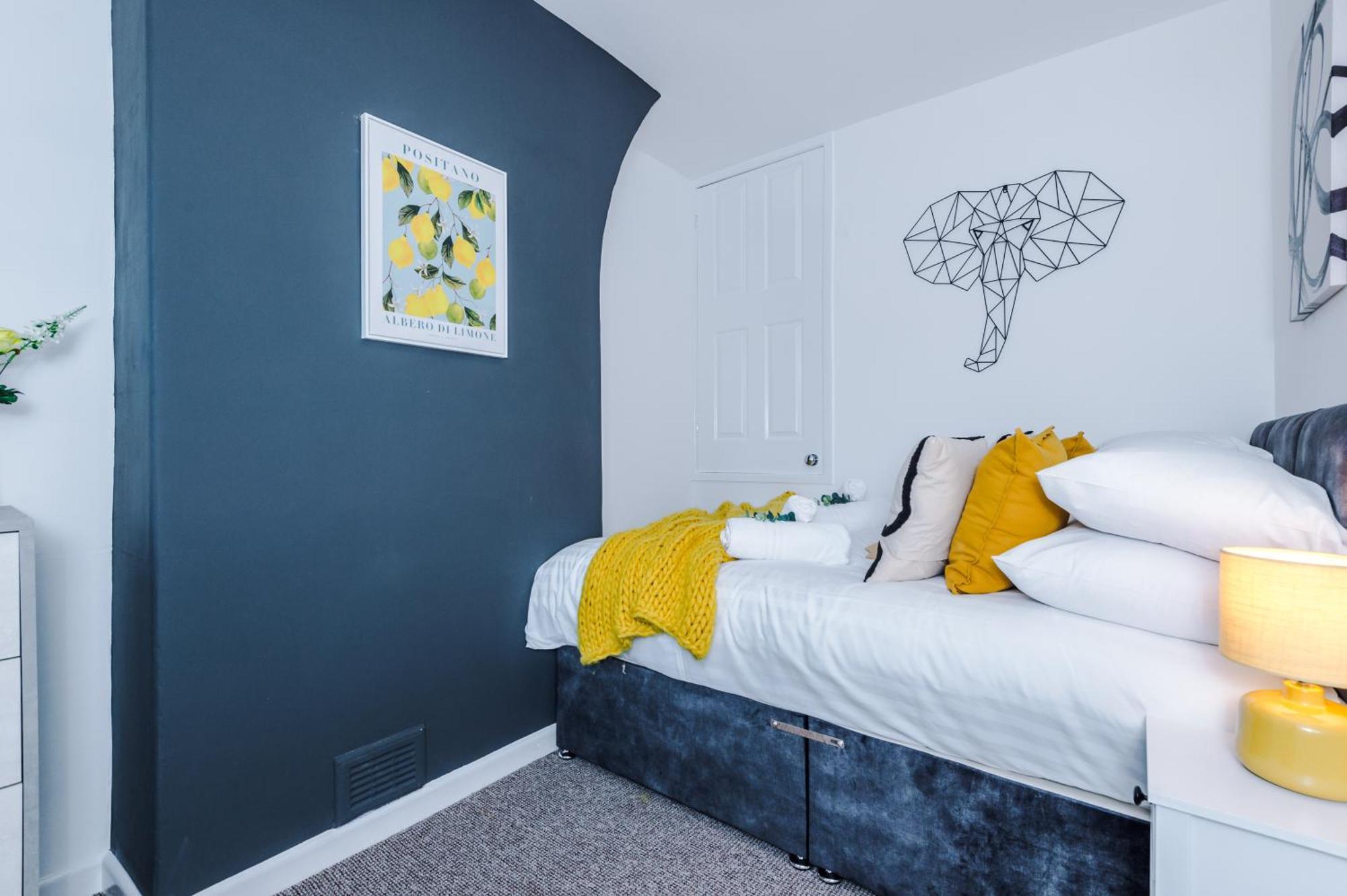 New! Spacious 2-Bed Home In Chester City-Centre By 53 Degrees Property, Ideal For Couples & Small Groups, Great Location - Sleeps 5 Ngoại thất bức ảnh